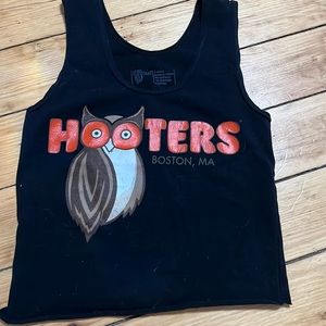 Hooters tank top